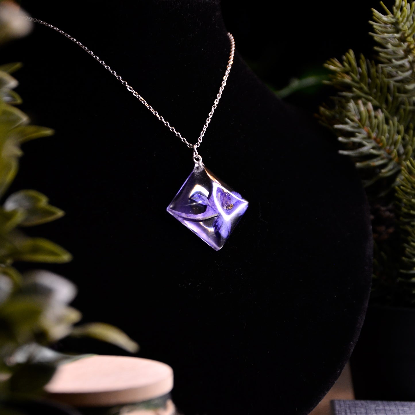 Komplet biżuterii z fioletowymi kwiatami polnymi - kolor srebrny