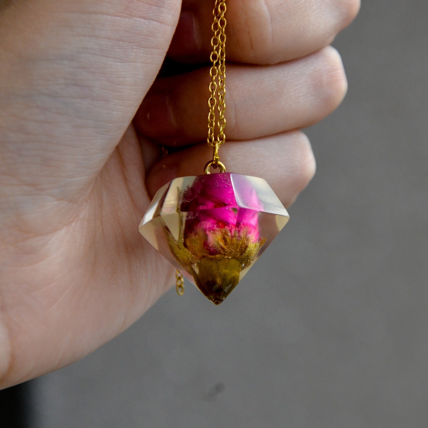 Naszyjnik diament z różą - kolor złoty